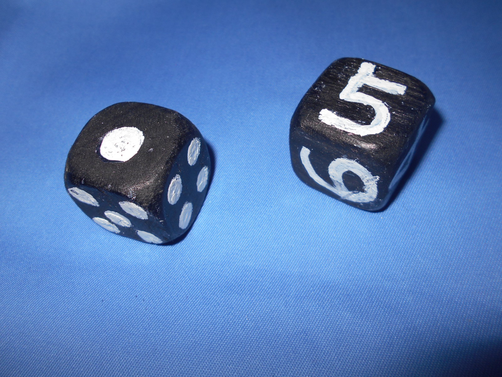 �ʐ^2�A�����𔒂��������ʐ^�ʐ^